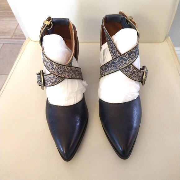 Spring Step, L'artiste Modelista - Navy Blue buckle strappy pump. 39 (8 to 8.5) - Picture 3 of 11